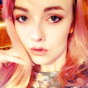 Meet your Posher, Cari